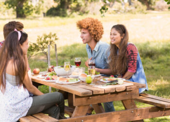 Gegužės 30 d. – kaimynų diena Vilniuje. Kviečiama į suneštinę vakarienę