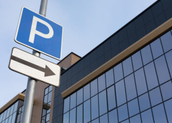 Kiek lietuviai išleidžia už automobilių stovėjimą: vilniečių nuo liepos laukia reikšmingi pokyčiai