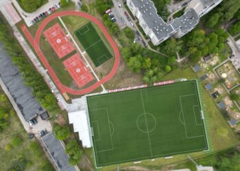 Vilniuje atidarytas sporto kompleksas su FIFA sertifikuota futbolo aikštės danga