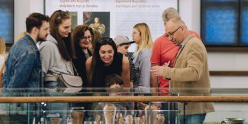 Muziejų naktį Valdovų rūmuose – nuo Baroko „šortų“ iki „Tyliosios diskotekos“