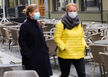 Siūloma suteikti galimybę gyventojams susigrąžinti per COVID-19 pandemiją sumokėtas baudas