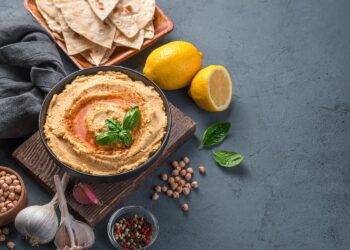 Trys originalūs receptai „Eurovizijos“ vakarėliui su spalvingosiomis paprikomis