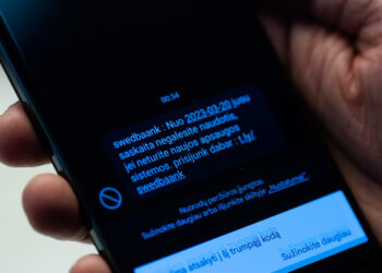 Sukčiai iš gyventojų vėl pasisavino dideles pinigų sumas – žala siekia per 120 tūkst. eurų