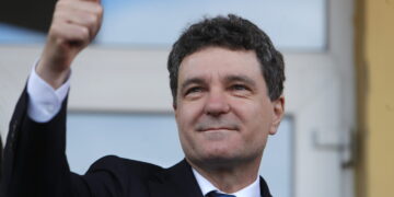 Rumunijos prezidento rinkimų nugalėtojas N. Danas: matematikos virtuozas, kovotojas su korupcija