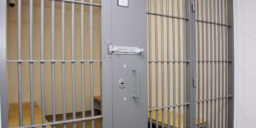 Prokuratūra prašo suimti moters nužudymu Šalčininkų rajone įtariamą jaunuolį