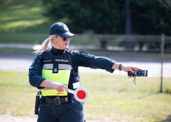Sostinėje vyras priešinosi ir sužalojo policijos pareigūnę
