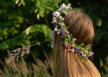 Joninių papročiai: ugnies, vandens ir paparčio žiedo magija trumpiausią naktį