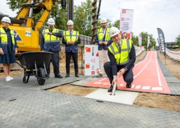 Sporto pažadas ateičiai: įkasta kapsulė būsimame lengvosios atletikos manieže