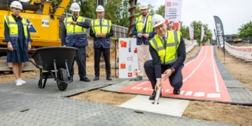 Sporto pažadas ateičiai: įkasta kapsulė būsimame lengvosios atletikos manieže