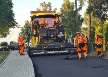Vilniaus rajone aktyviai tęsiami asfaltavimo darbai
