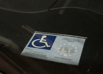 Patogesnė parkavimo leidimo „Lengvata“ išdavimo tvarka: jau galima išsiimti internetu