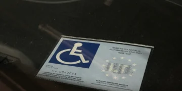 Patogesnė parkavimo leidimo „Lengvata“ išdavimo tvarka: jau galima išsiimti internetu