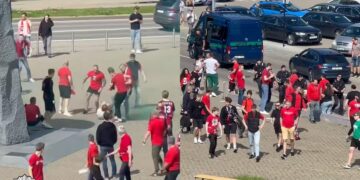 Policija nustatė tris įtariamuosius, sukėlusius muštynes prieš krepšinio varžybas