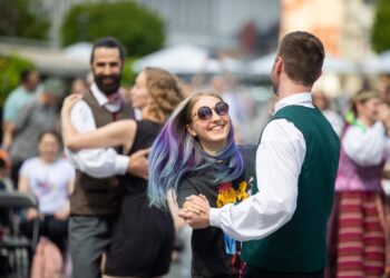 Retro muzikos įkvėptas šokių renginys Rotušės aikštėje – jau šiandien