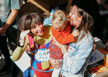 Sostinėje prie tilto į Vingio parką – mažųjų pamiltos Kakės Makės pramogų diena