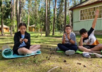 „Vasara be ekranų – nuotykių pilna diena“: stovykla, kuri augina drąsą, kūrybiškumą ir draugystę