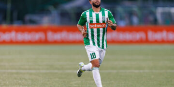 H. Devensas karjerą tęs kitoje šalyje