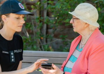 Vilniuje startuoja prevencinė akcija „Kava su pareigūnu“: dėmesys – sukčiavimų prevencijai