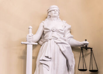 Teismas: buvęs muitininkas lieka kaltu dėl piktnaudžiavimo