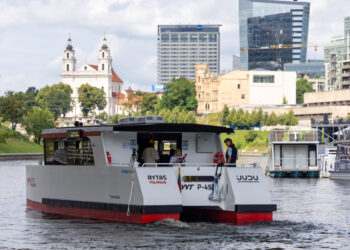 Nerimi pradeda kursuoti keleivinis laivas „Rytas“