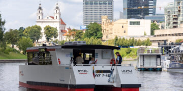 Nerimi pradeda kursuoti keleivinis laivas „Rytas“