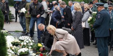 Minint 34-ąsias žudynių metines pagerbtas aukų Medininkuose atminimas