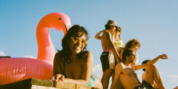 Baimė praleisti – pavojinga vasaros palydovė: kaip sustoti ir pailsėti be kaltės jausmo?