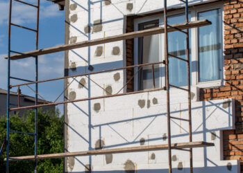Vilniaus rajone apgadinta statomo namo siena, nuostoliai – apie 20 tūkst. eurų