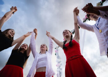 Meno festivalis po atviru dangumi „Kultūros zona“: kūrybinė laisvė  – auginti žmogų