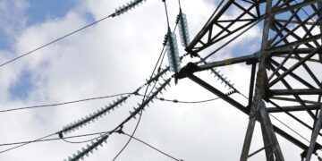 Ekspertas: dėl šiltesnių orų rugpjūtį gali kilti elektros kainos