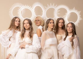 Šeštadienio vakaras „Vilniaus dienose“: latviško folkloro burtai ir lietuviško roko legenda