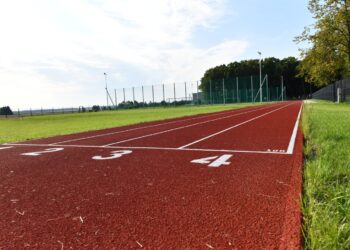 Naujas Eišiškių gimnazijos stadionas sportuoti atviras ir bendruomenei