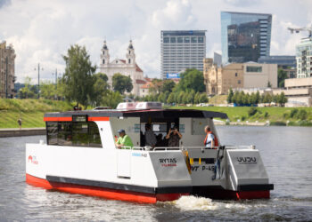 Vėl atnaujinamos kelionės Vilniaus keleiviniu laivu