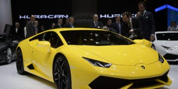 Teismas iš neblaivios „Lamborghini“ vairavusios vilnietės konfiskavo 70 tūkst. eurų