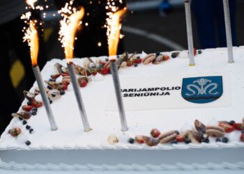 Marijampolyje pristatyti seniūnijos heraldiniai simboliai: paminėta gražia švente