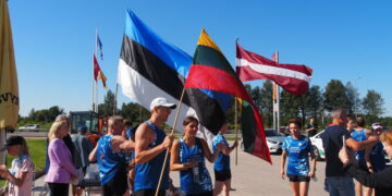 Vilniaus rajone tradiciškai pasitikti „Baltijos kelio“ bėgimo dalyviai
