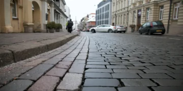 J. Basanavičiaus gatvėje darbai juda į priekį – atlaisvinta sankryža su Pylimo gatve