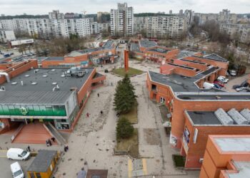 Atnaujintoje Šeškinės centrinėje aikštėje – šventė bendruomenei, nukelsianti į 90-uosius