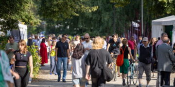 Gyvena Vilniuje, bet mokesčiai keliauja kitur: problemą mato tiek vilniečiai, tiek meras