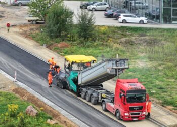 Vilniaus rajone toliau asfaltuojamos gatvės ir keliai