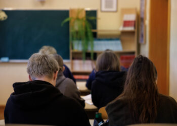 Naujus mokslo metus be vietos sostinės mokyklose pradėjo 12 moksleivių: atsisako savivaldybės pasiūlymų