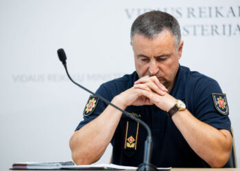 PAGD vadovas R. Požėla: svarstoma iš gaisravietės išvežti dujas