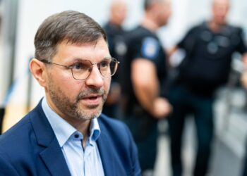 Teismas skelbia nuosprendį riaušių prie Seimo byloje: Kandrotui-Celofanui skirti ketveri metai nelaisvės