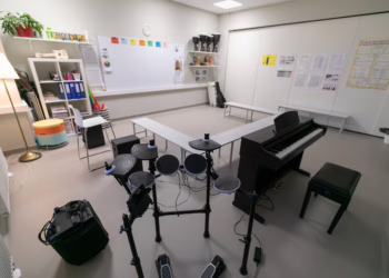 Vilniaus mokyklose – dvigubai mažiau rusų kalbos, populiarėja ES kalbos