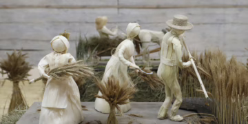 Kaimo kvapas mažose figūrėlėse – paroda „Kaimo kasdienybė miniatiūroje“ Jašiūnuose