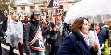 Per Lietuvą ritasi Čiurlionio „Jūros“ banga: įvyko kultūros bendruomenės įspėjamasis streikas