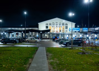 Vilniaus oro uoste sulaikyti agresyvūs neblaivūs vyrai