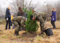 Vilniuje talkos dalyviai pasodino paskutinius medelius miesto miškui