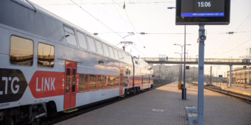 Atnaujinti metiniai traukinių tvarkaraščiai