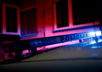 Vilniaus senamiestyje per apiplėšimą peiliu sužalotas vyras